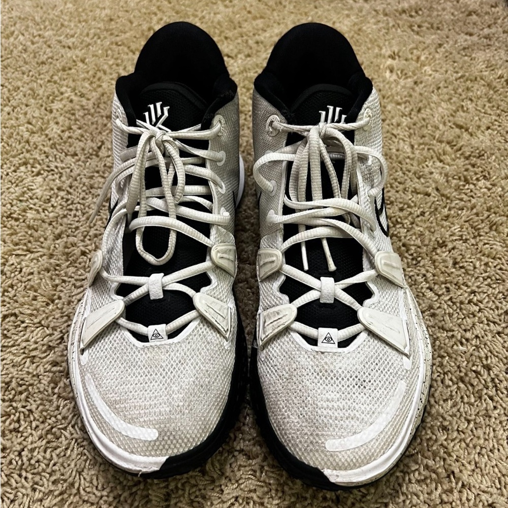 Kyrie 7